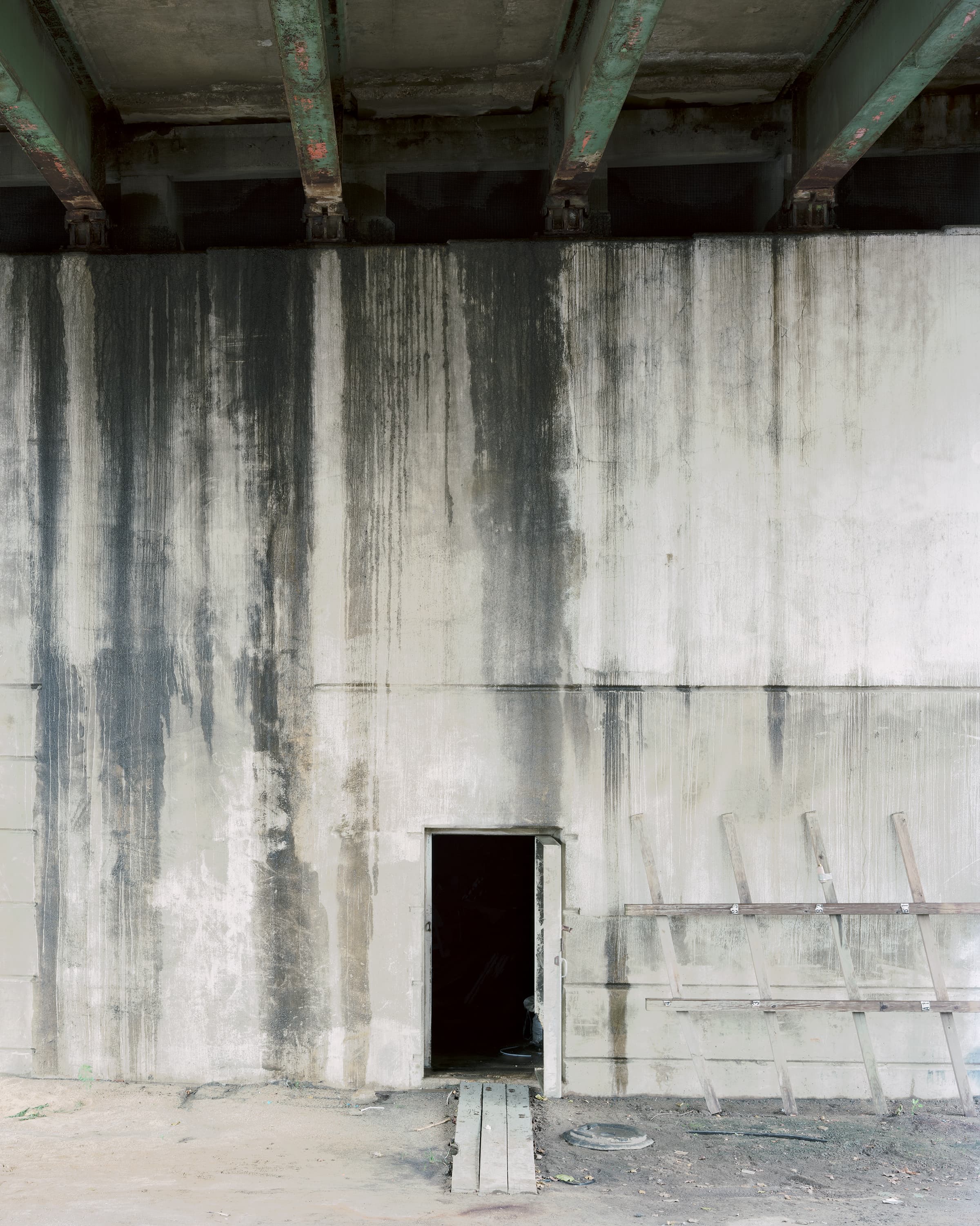 Open doorway into a pier of a bridge crossing the Potomac river (this structure has been replaced by a new bridge).